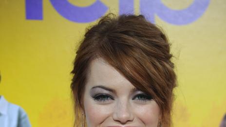 Ема и Оливия са новите лица на Revlon