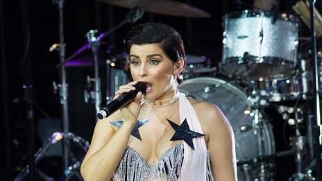 Нели Фуртадо понатрупа кила след раздялата с мъжа си