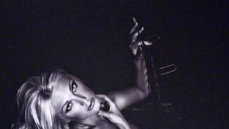 Щерката на Хълк Хоган се съблече за PETA