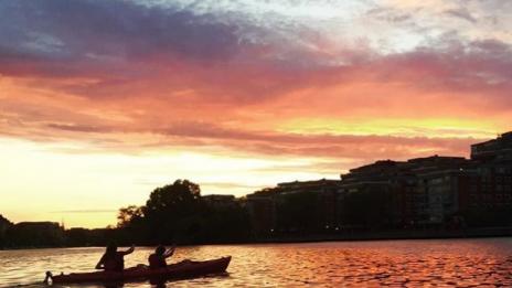 Дженифър Гарнър се загуби с каяк в Швеция