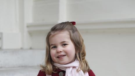 Принцеса Шарлот тръгна на детска градина с усмивка