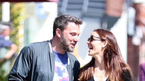 Дженифър Гарнър и Бен Афлек семейно на църква