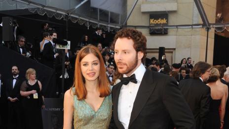 И екс президентът на Фейсбук ще надене халката