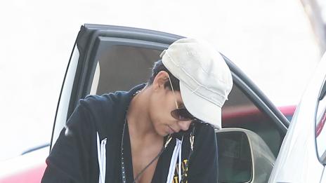 Хали Бери свали брачната си халка