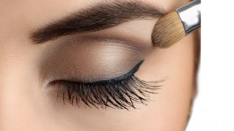 Как да преминем от ежедневен към вечерен грим? (ВИДЕО)