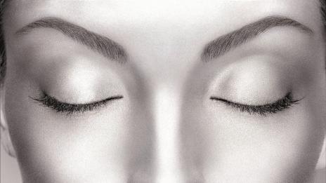 Основни правила в грижата за кожата около очите