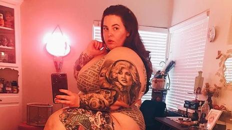 Пищната Тес Холидей се поти във фитнеса: Не е за отслабване!