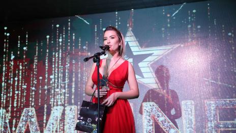 Коя е истинската Тита? Два кадъра, различни килограми