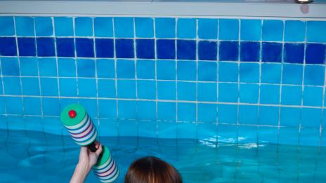 Задължителните упражнения за водна аеробика