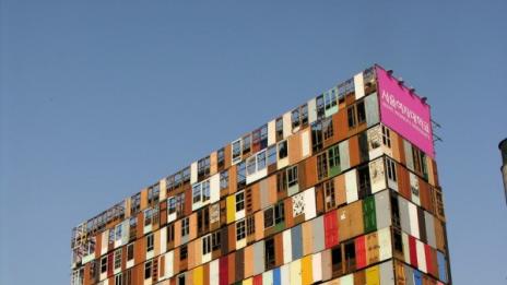 1000 изхвърлени врати се превърнаха в изкуство