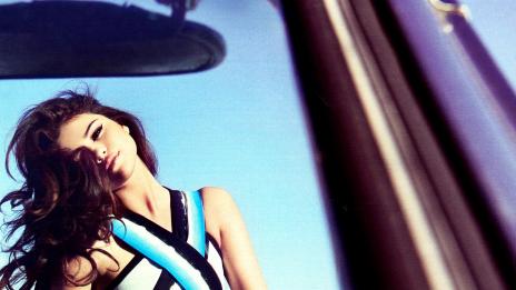 Селена:  Справям се с раздялата по моя начин