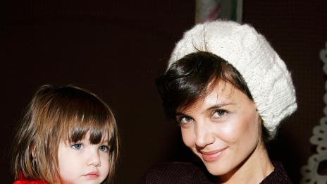 Кейти Холмс в шок от бонбони с формата на пенис