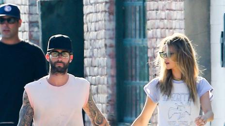 На гости в новия дом на Адам Лавин и Бехати Принсло