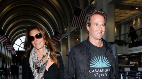 Синди Крауфорд и съпругът ѝ приличат на младоженци