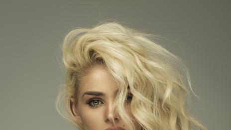 Умни ли са красивите* жени?