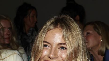 Сиена Милър е бременна