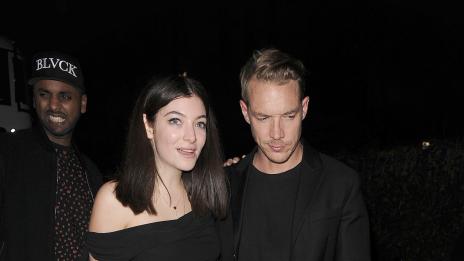 Лорд се хвана с бившия на Кейти Пери