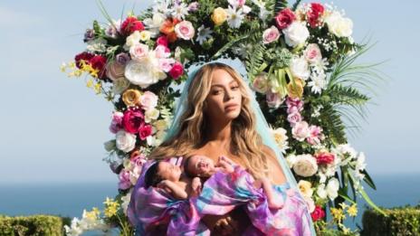 Бионсе зарязва близнаците, тръгва на турне