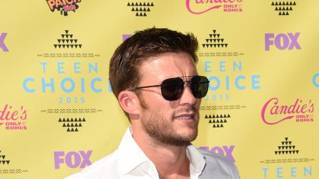 Скот Истууд излиза с най-сексапилната жена в света