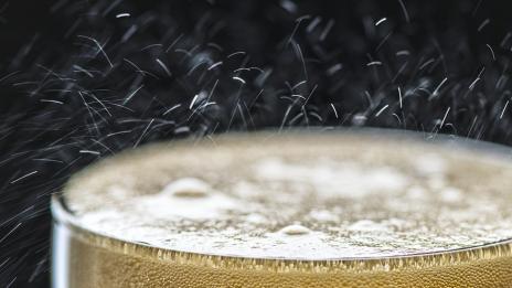 Какви щети нанасят газираните напитки