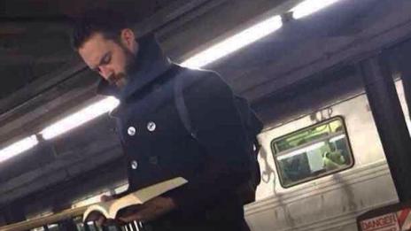 Четящите момчета