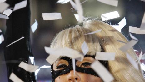 Лейди Гага иска да пуска пееща четка за зъби