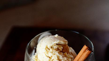 Сладолед с вкус на канела
