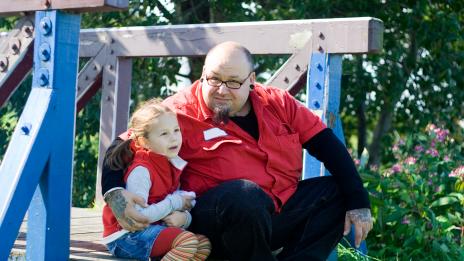 Бащите с наднормено тегло излагат на риск дъщерите си