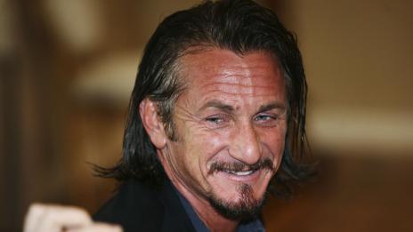 Шон Пен се притеснява Патинсън да не нарани дъщеря му