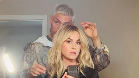 Кейти Пери бави сватбата нарочно