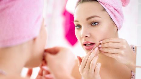 Обектите от ежедневието, които причиняват акне