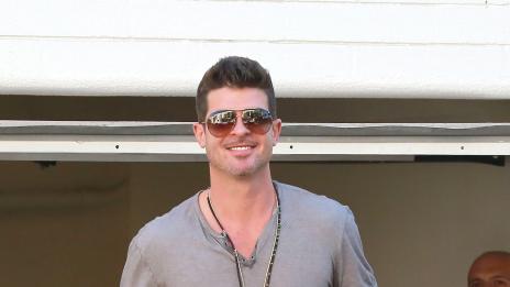 Робин Тик излиза с модел?