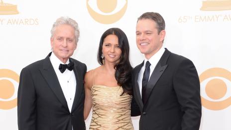 Майкъл Дъглас благодари на Катрин за наградата си „Еми“...
