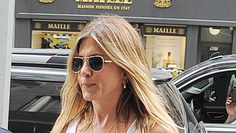 Дженифър Анистън: За протокола – не съм бременна