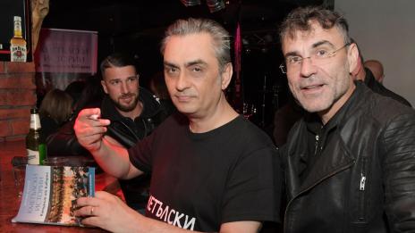 Влади Въргала с нова жена до себе си - млада актриса