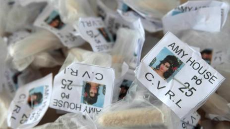 Продава се дрога с лика на Уайнхаус