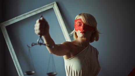 4 зодии, които поддържат връзка с бившите