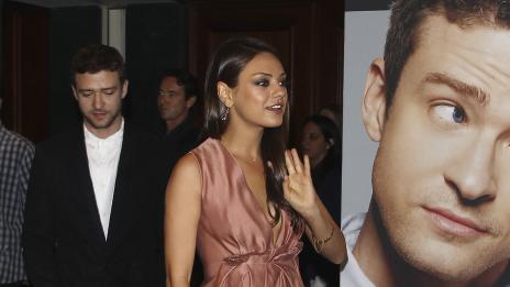 Мила Кунис заспала по време на секс сцена