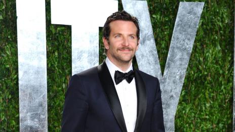 Брадли Купър се събра със Зое Салдана