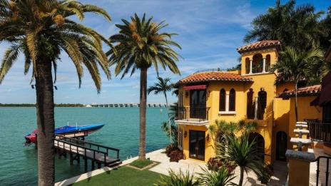 В бившата арабска вила „Жасмин“ на Енрике Иглесиас