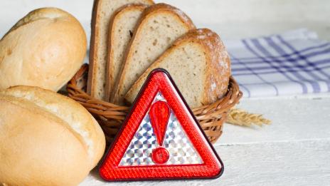 Чупливи нокти, пъпки... Кои са признаците на глутенова непоносимост?