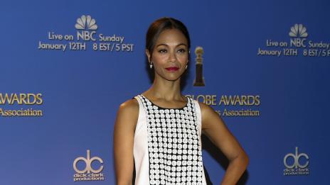 Зое Салдана иска силиконови гърди