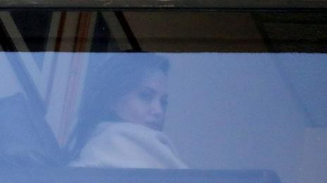 Анджелина и Брад засечени в разгорещен разговор