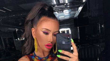 Гери-Никол вае тяло във фитнеса