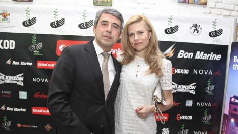 Плевнелиев и Деси Банова чакат момче