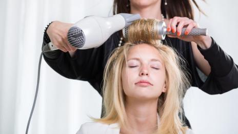 Какво трябва да кажете на фризьора си преди подстригване