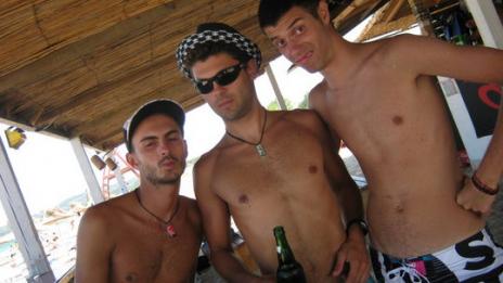 Ogi 23 и куп други музиканти спасяват бездомни животни