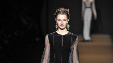 Кръстът е основен мотив в бижутата за зимата