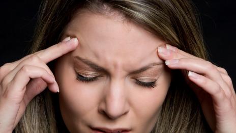 Лечение с лед облекчава мигрената