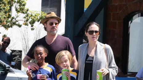 Джоли спечели първата битка с Пит